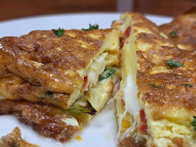 SUNDRIED TOMATO OMELETTE